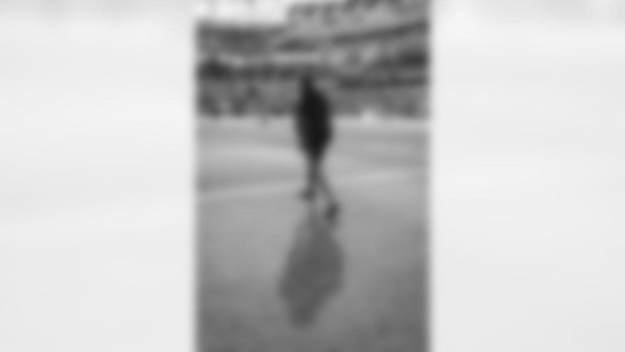 The Los Angeles Rams take on the Detroit Lions in week 15 of the 2025 NFL regular season.