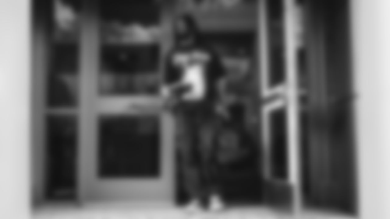 32 DB Chris Smith II travels to State Farm Stadium for today's game against the Cardinals