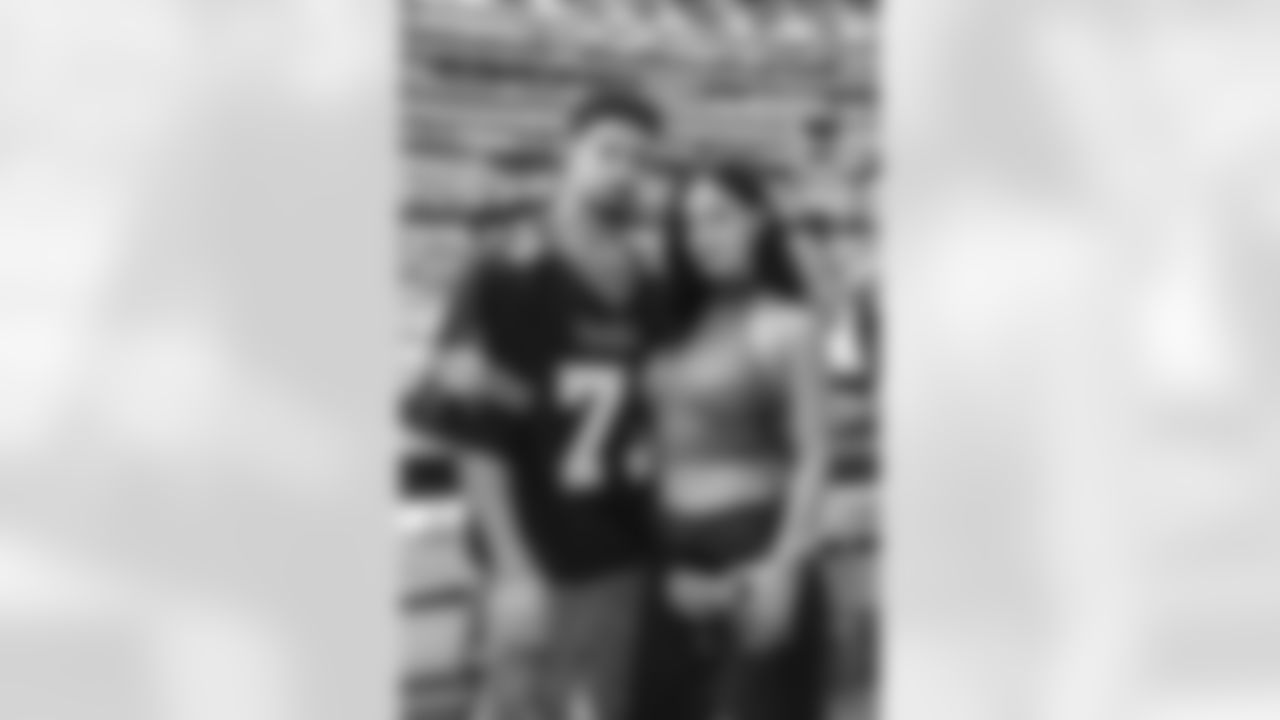 The Los Angeles Rams take on the Houston Texans in week 1 of the 2025 NFL regular season.