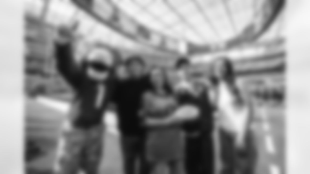 The Los Angeles Rams take on the New Orleans Saints in week 9 of the 2025 NFL regular season.