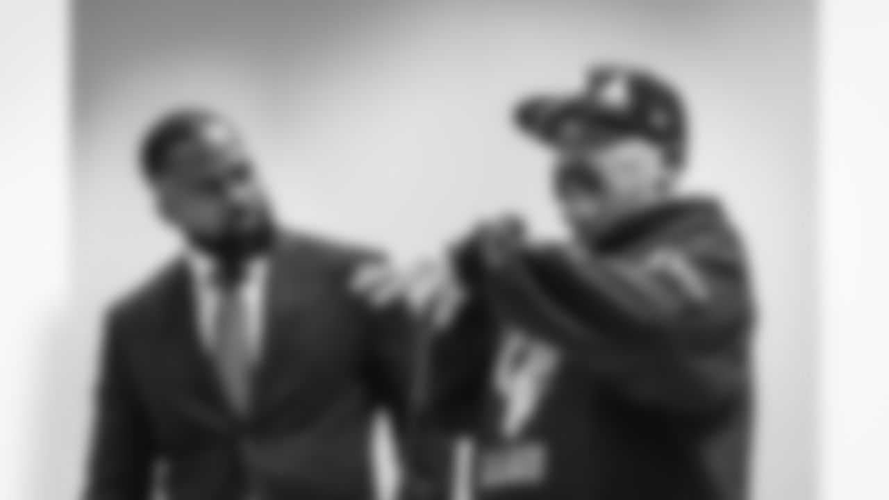 E_251118_KyrenWilliams_NELincoln_Rams_Turkey_Distribution_AD_0054