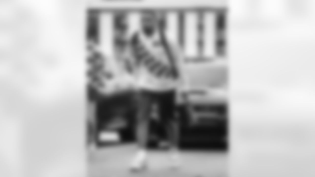 The Los Angeles Rams take on the Arizona Cardinals in week 18 of the 2025 NFL regular season.