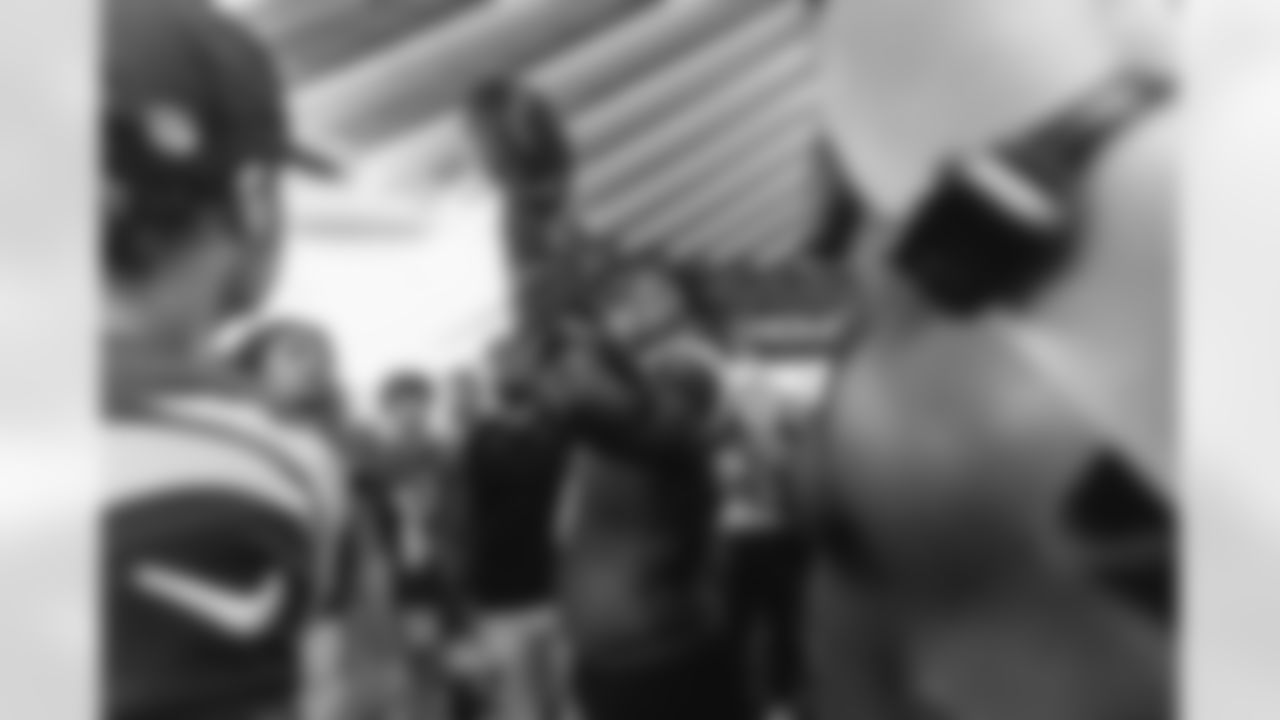 The Los Angeles Rams take on the Arizona Cardinals in week 18 of the 2025 NFL regular season.