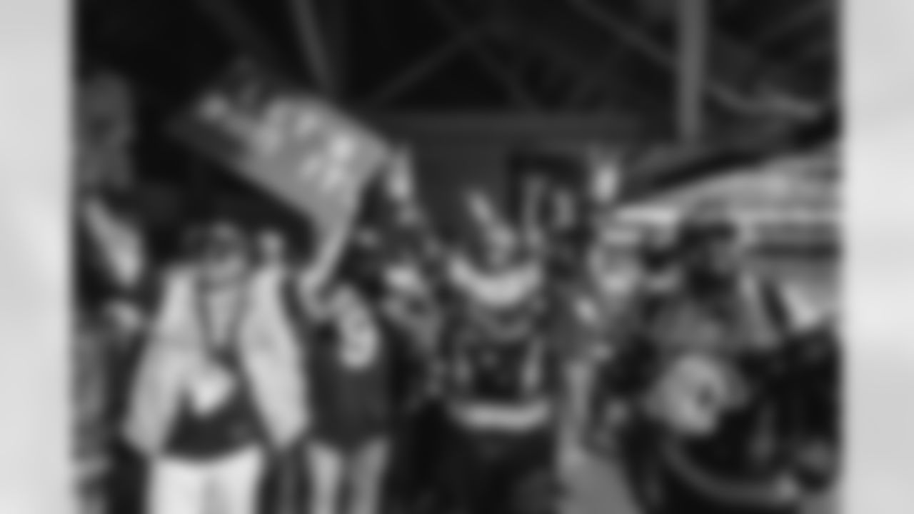 The Los Angeles Rams take on the Detroit Lions in week 15 of the 2025 NFL regular season.