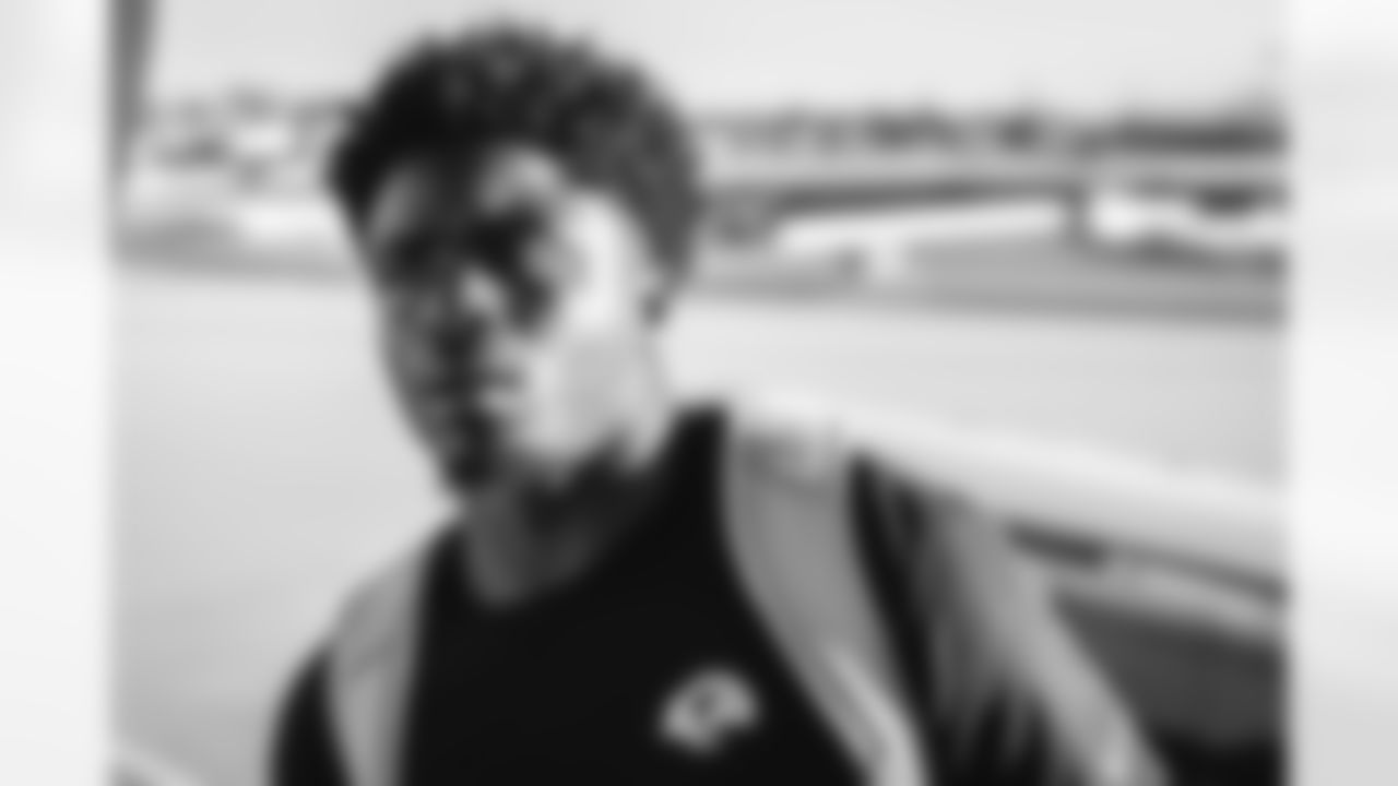 E_251206_Regular_Season_Week_14_Travel_BT_0074