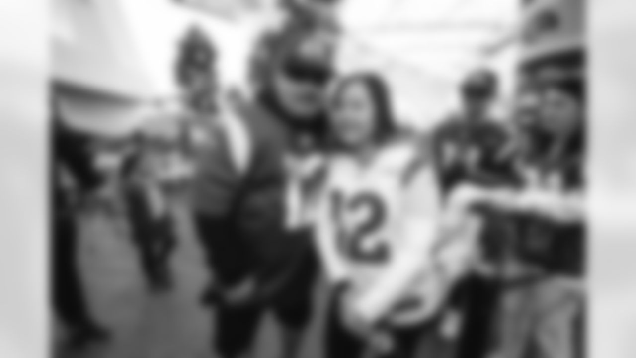 The Los Angeles Rams take on the Detroit Lions in week 15 of the 2025 NFL regular season.