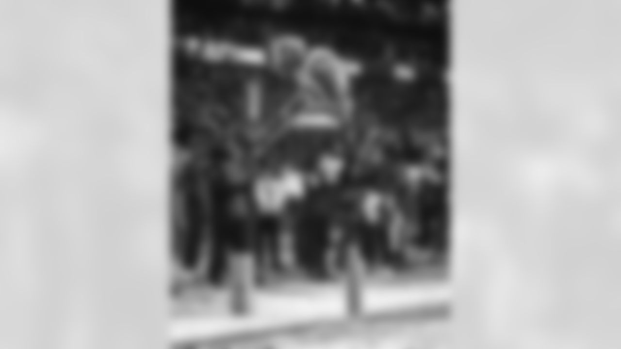 The Los Angeles Rams take on the Chicago Bears in the divisional round of the 2025 NFL Playoffs.