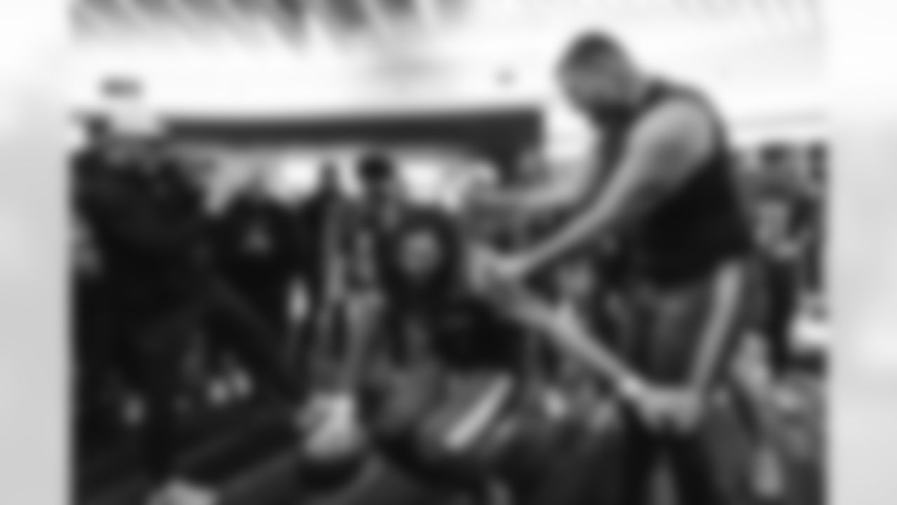 The Los Angeles Rams take on the Denver Broncos during Week 16 of the 2022 NFL regular season