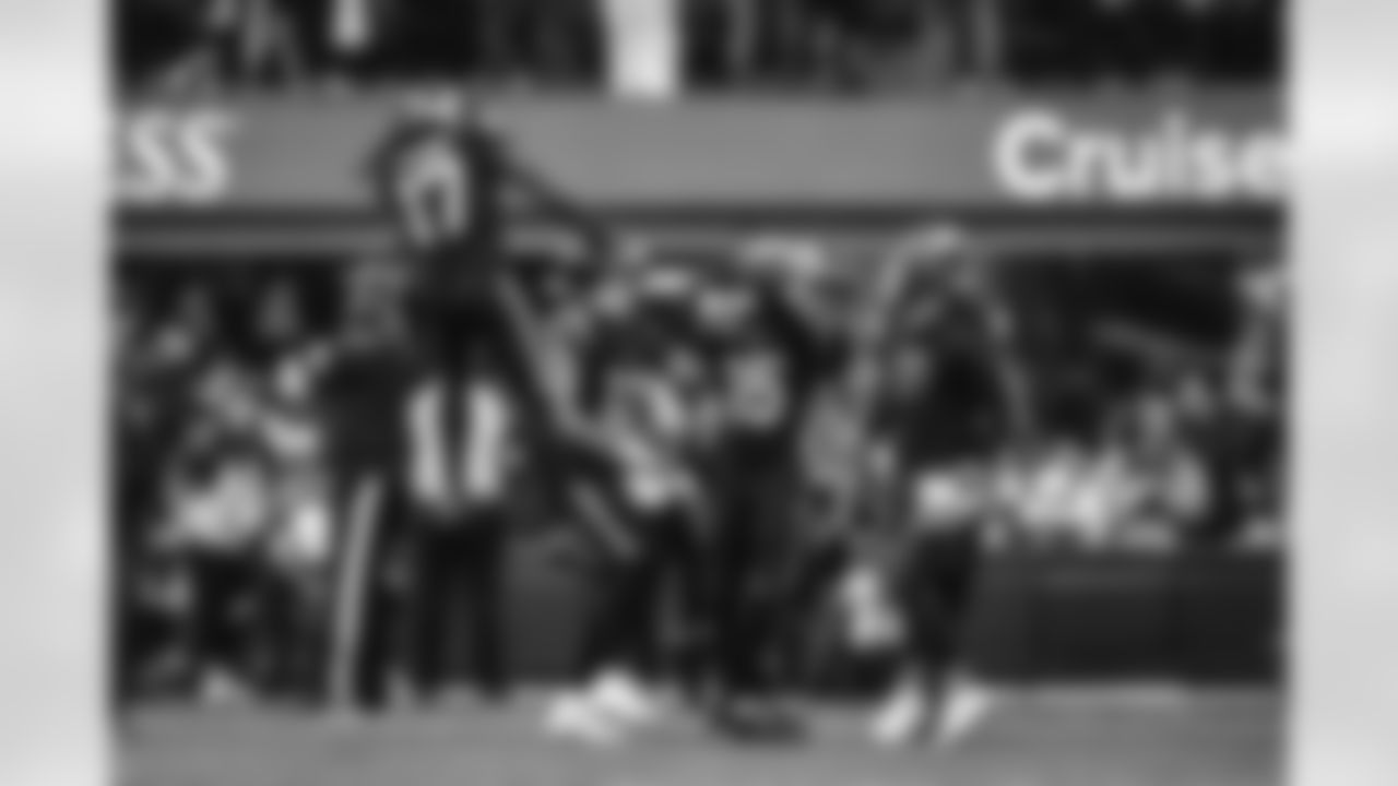 The Los Angeles Rams take on the Seattle Seahawks in week 11 of the 2025 NFL regular season.