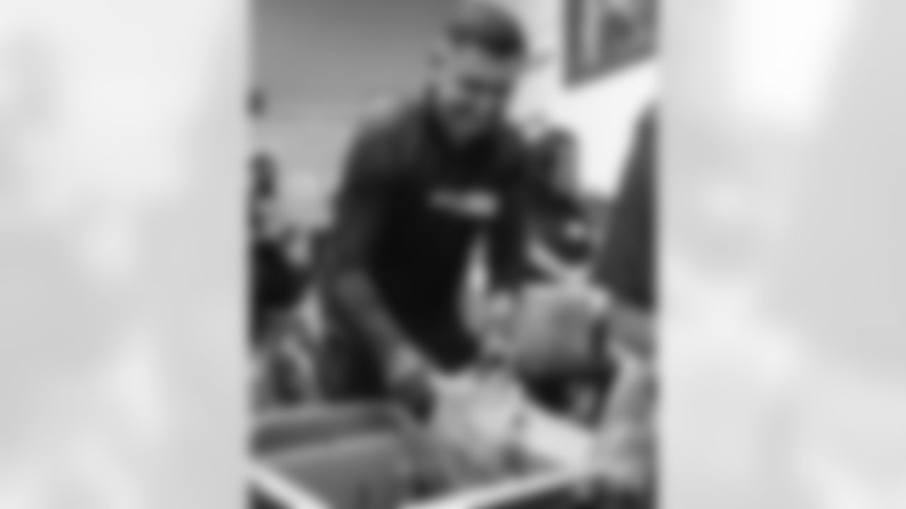 E_250911_pLAymaker_Surprise_AD_0012