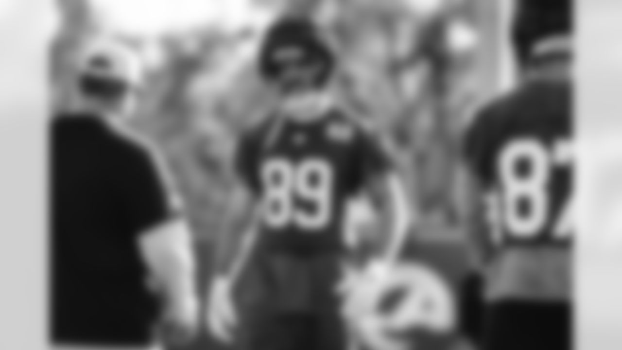 E_260101_Regular_Season_Week18_Practice_BT_016140142