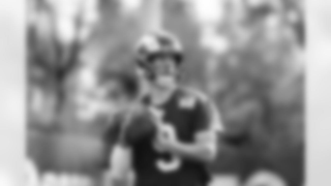 E_260101_Regular_Season_Week18_Practice_BT_002010055