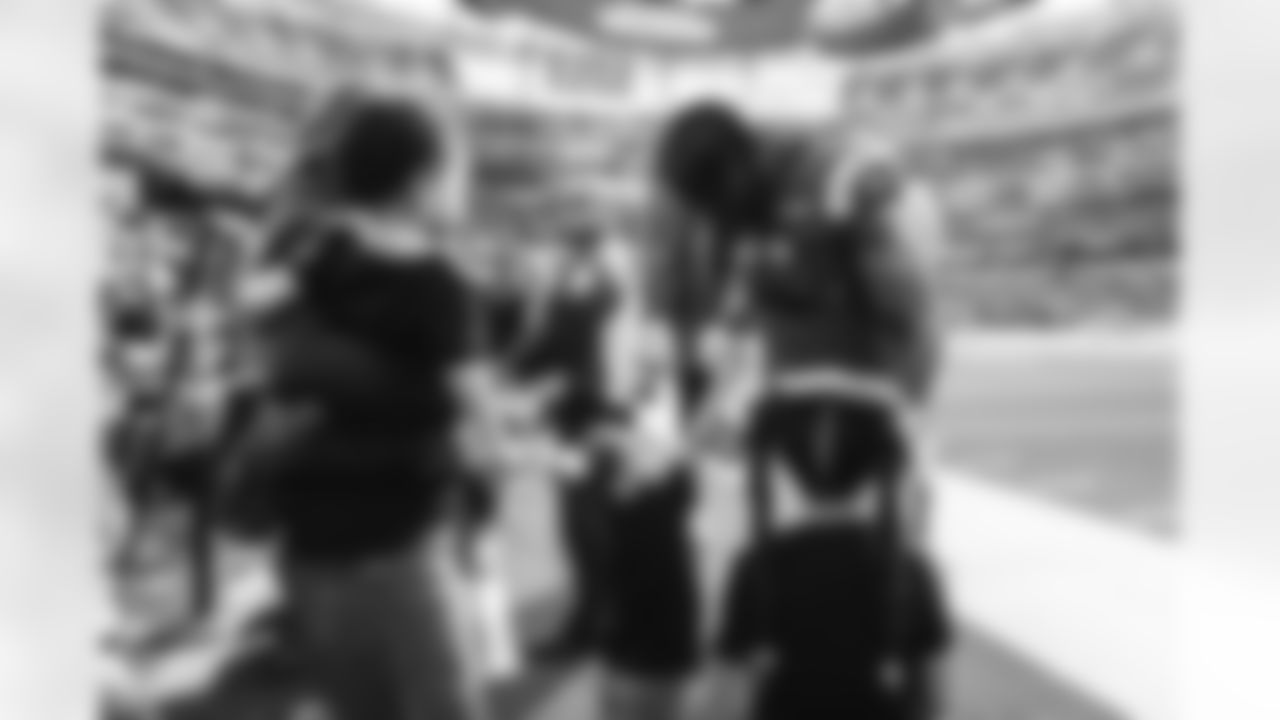 The Los Angeles Rams take on the Detroit Lions in week 15 of the 2025 NFL regular season.