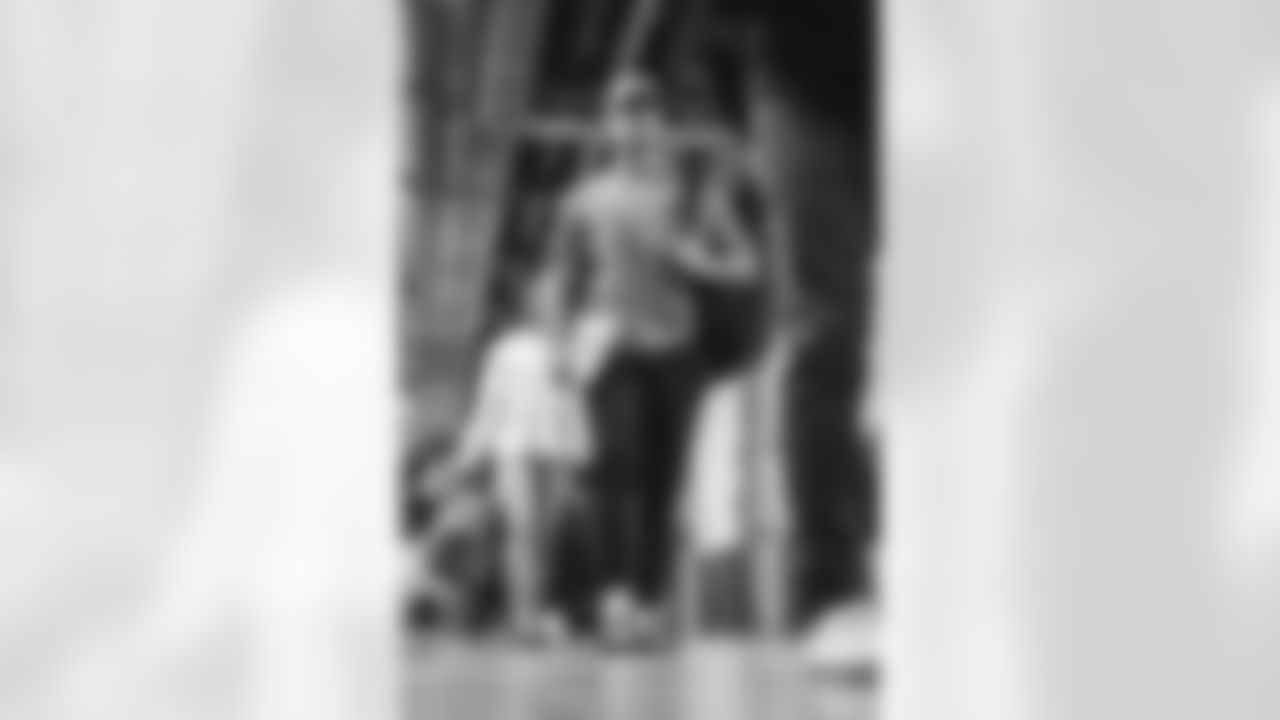 53 ILB Nate Landman arrives at Levi's Stadium for today's matchup against the 49ers