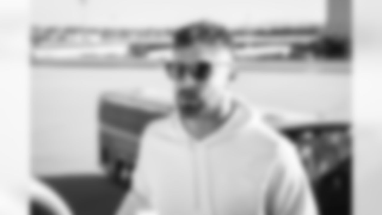 E_251206_Regular_Season_Week_14_Travel_BT_0051