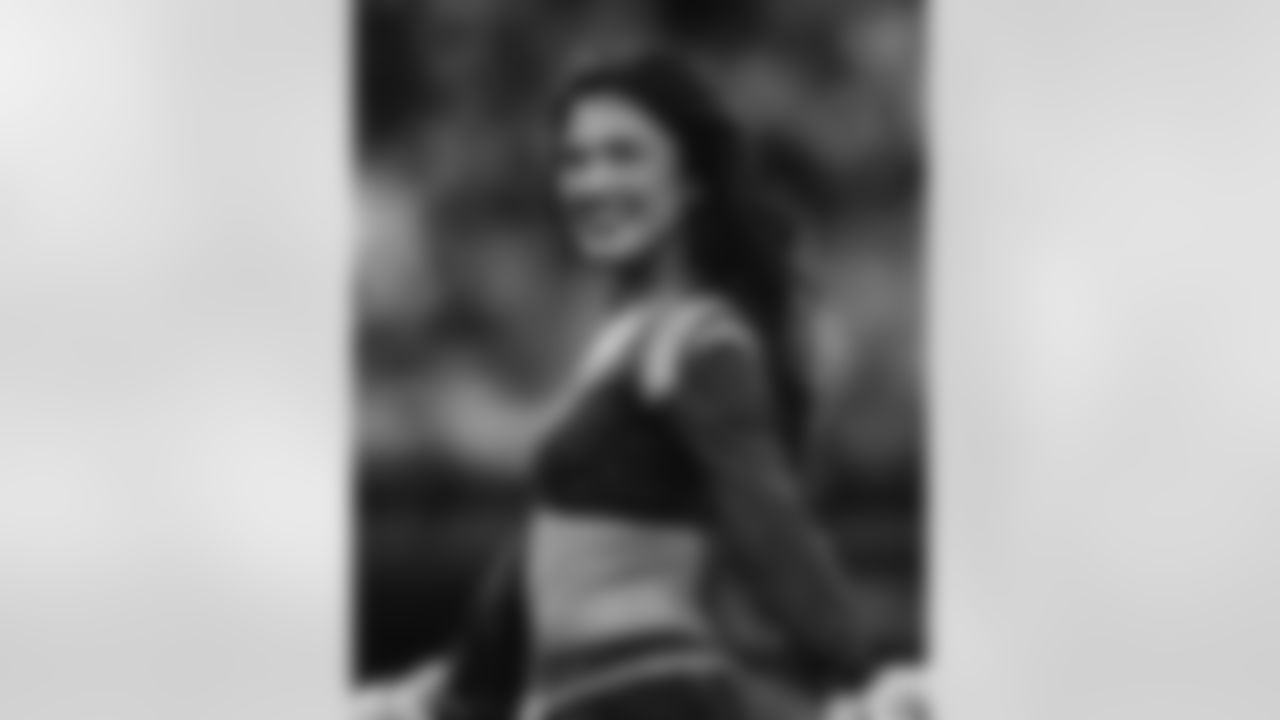 The Los Angeles Rams take on the Detroit Lions in week 15 of the 2025 NFL regular season.