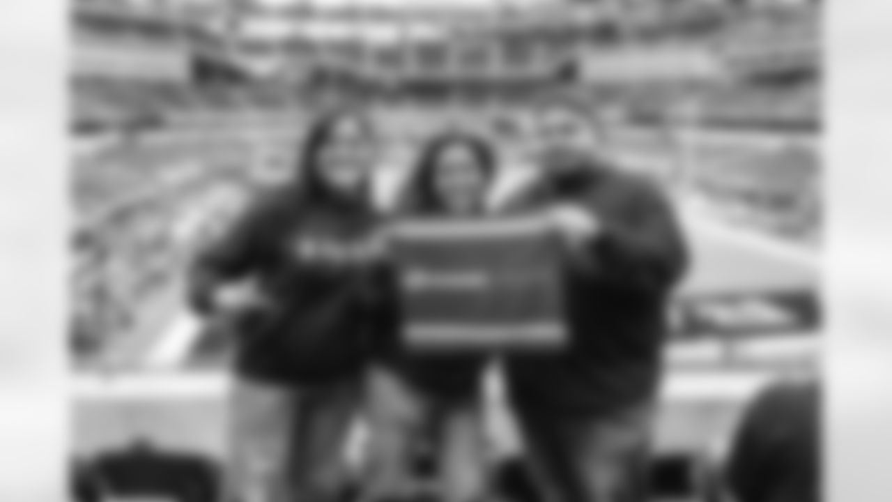 The Los Angeles Rams take on the Arizona Cardinals at SoFi Stadium in Week 18 of the 2025 season.