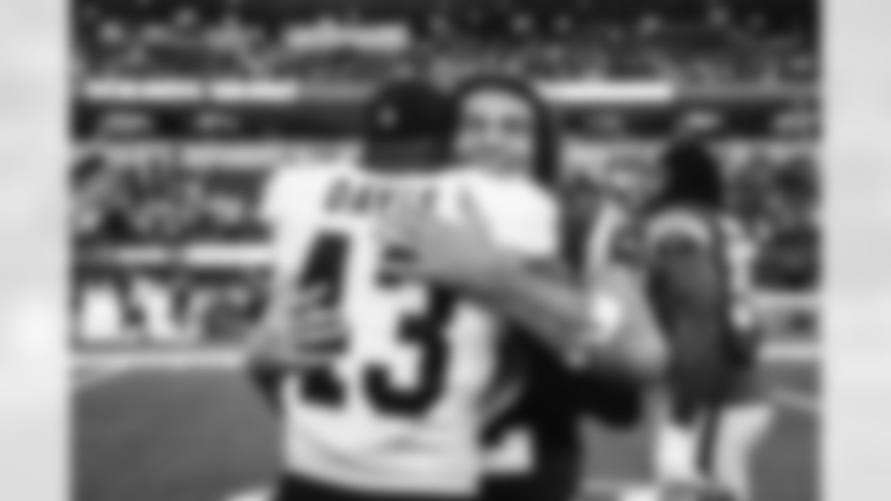 The Los Angeles Rams take on the New Orleans Saints in week 9 of the 2025 NFL regular season.