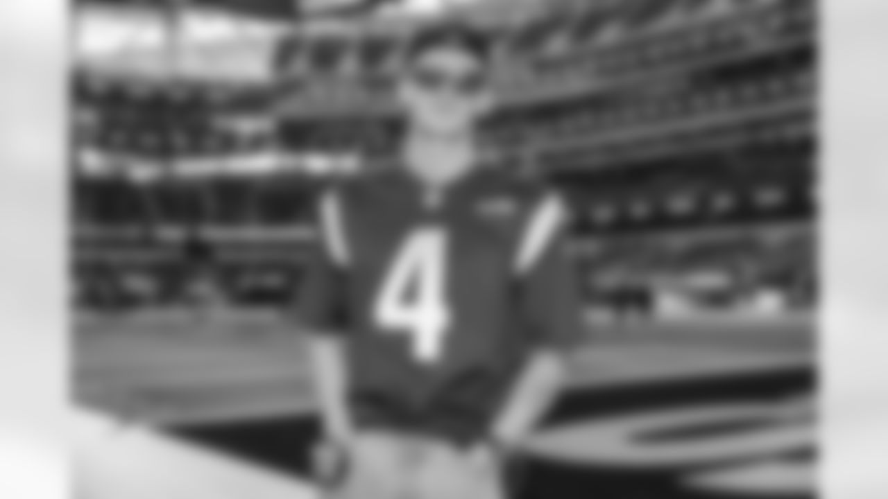 Cody Simpson in the Rams House