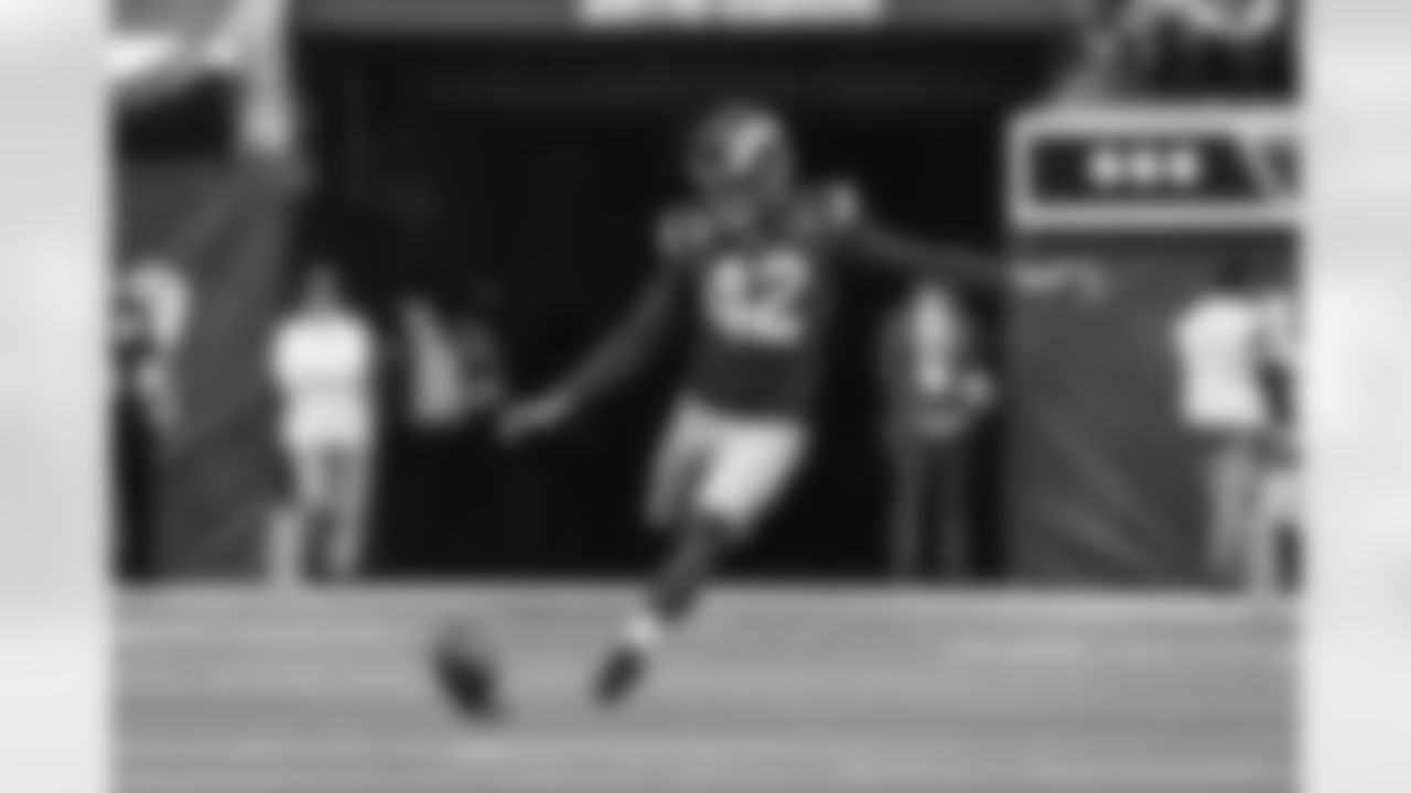 The Los Angeles Rams take on the Arizona Cardinals in week 18 of the 2025 NFL regular season.