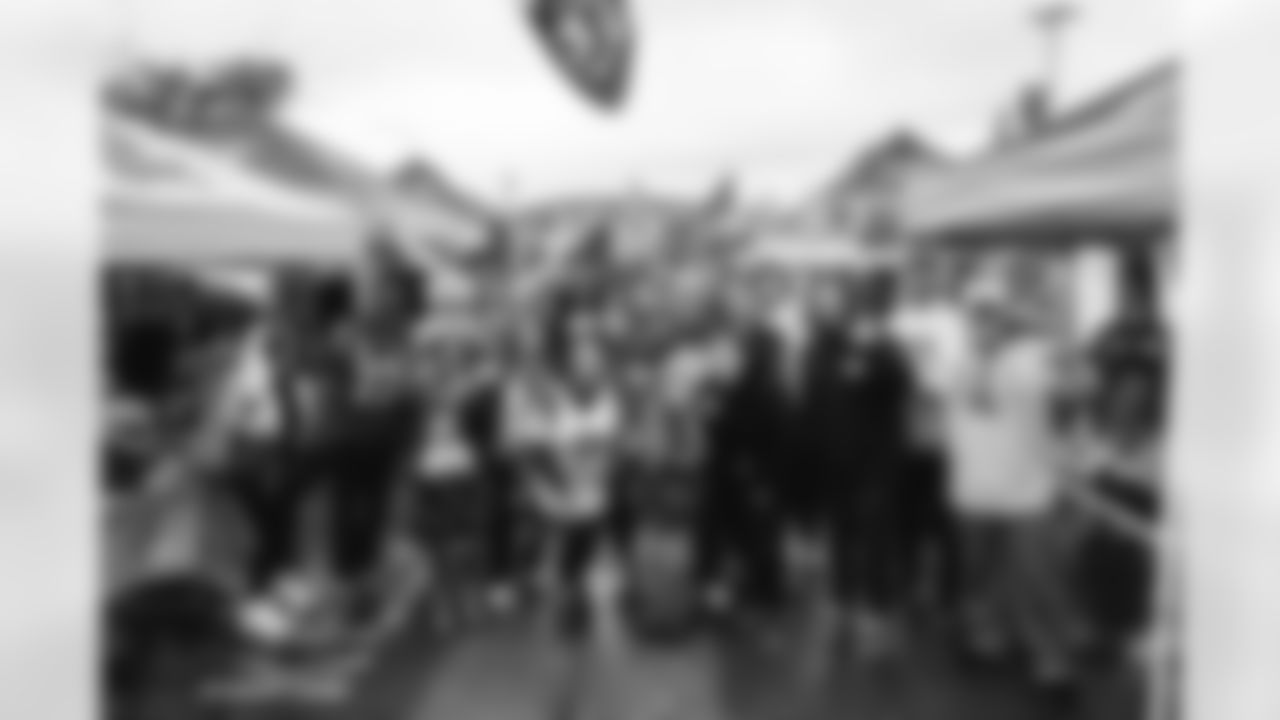 The Los Angeles Rams take on the Arizona Cardinals at SoFi Stadium in Week 18 of the 2025 season.