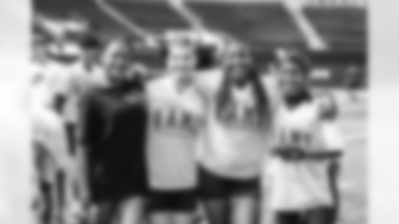 E_250809_Pregame_Youth_ClinicHY0048