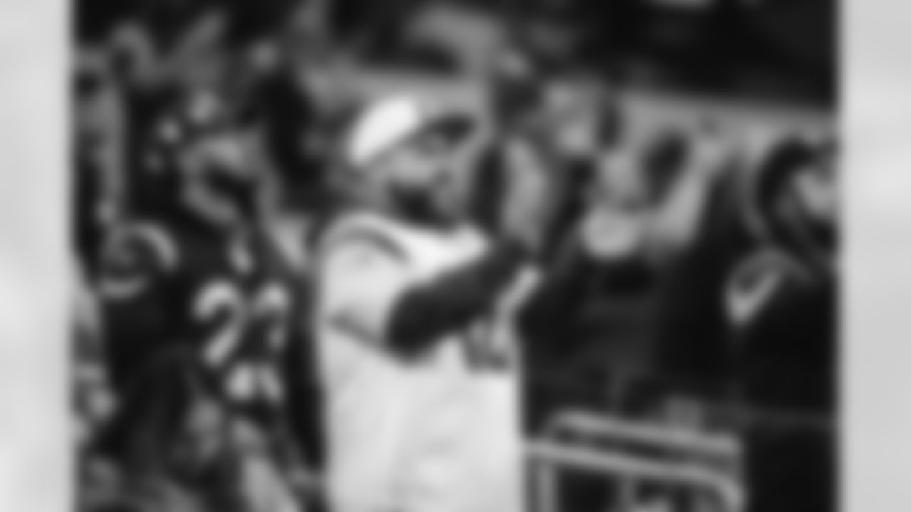 E_260104_Rams_vs_Cardinals_TE_673