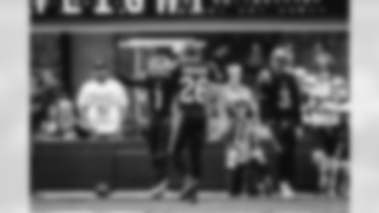 The Los Angeles Rams take on the Seattle Seahawks in week 11 of the 2025 NFL regular season.