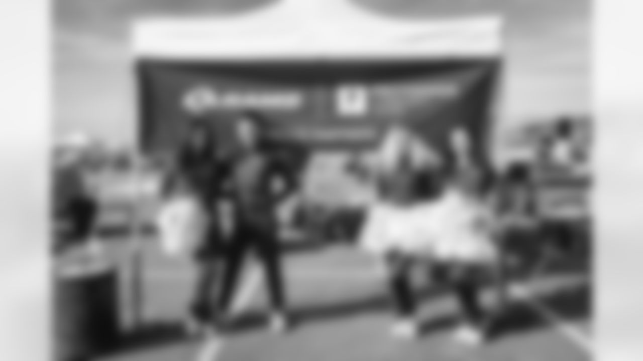 E_251218_Pechanga_Holiday_Food_Drive_HY_0048