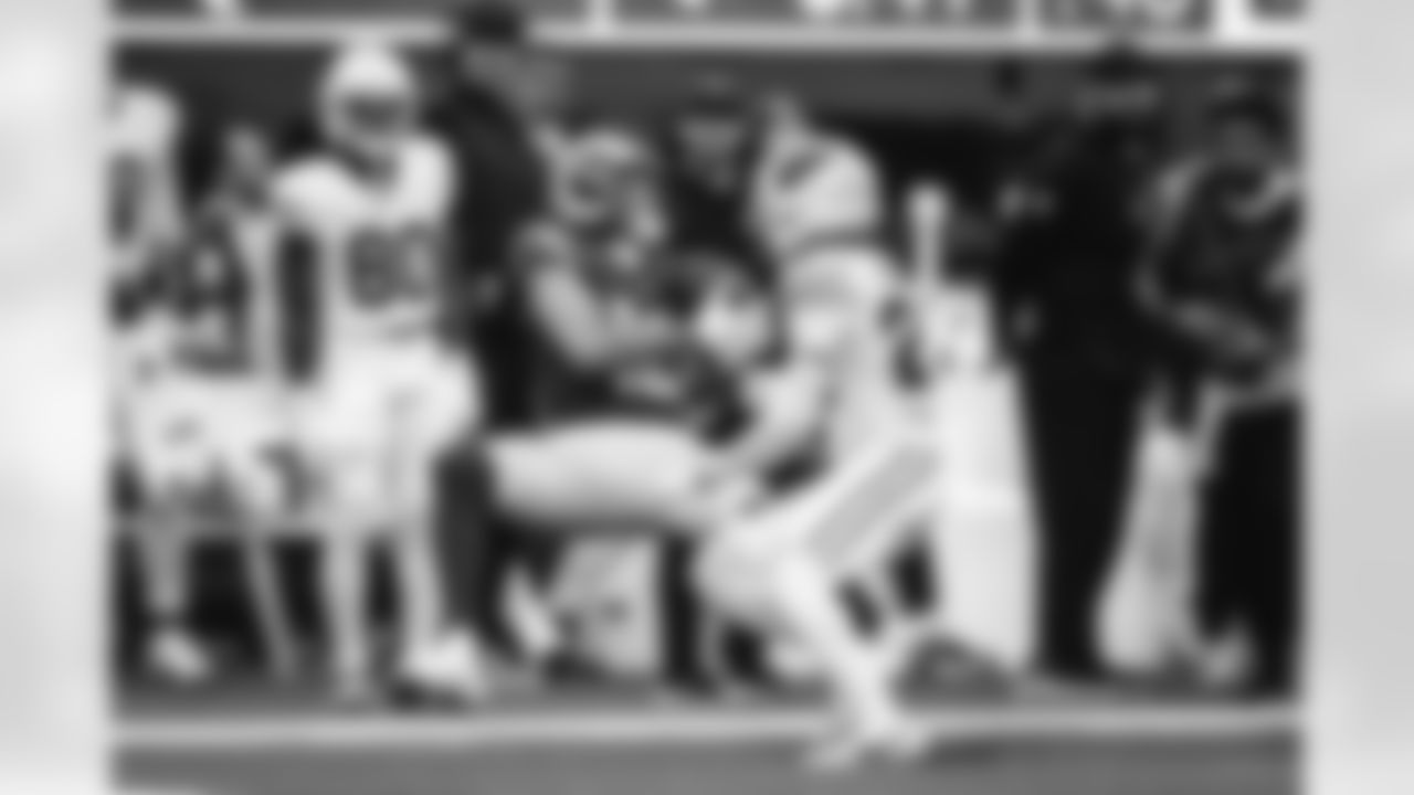 E_260104_Rams_vs_Cardinals_TE_393