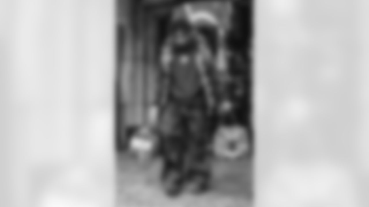 The Los Angeles Rams take on the Chicago Bears in the divisional round of the 2025 NFL post season.