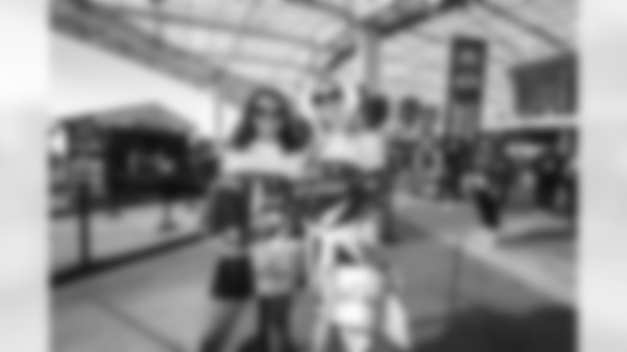 The Los Angeles Rams take on the Detroit Lions in week 15 of the 2025 NFL regular season.