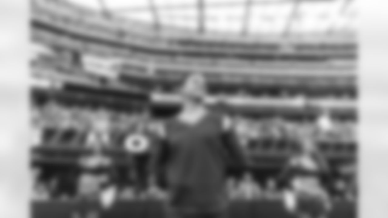 The Los Angeles Rams take on the Buffalo Bills in week 14 of the 2024 NFL regular season.