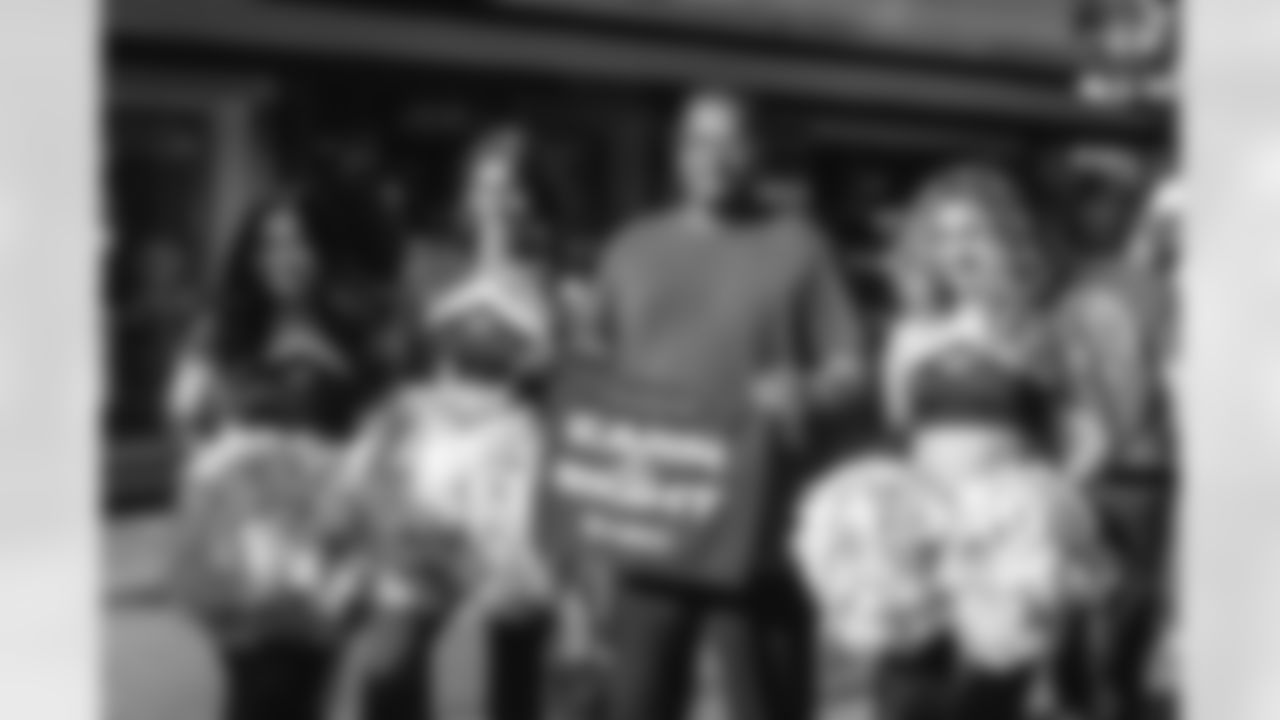 E_260117_Experiential_Playoffs_Activation_JB_0110