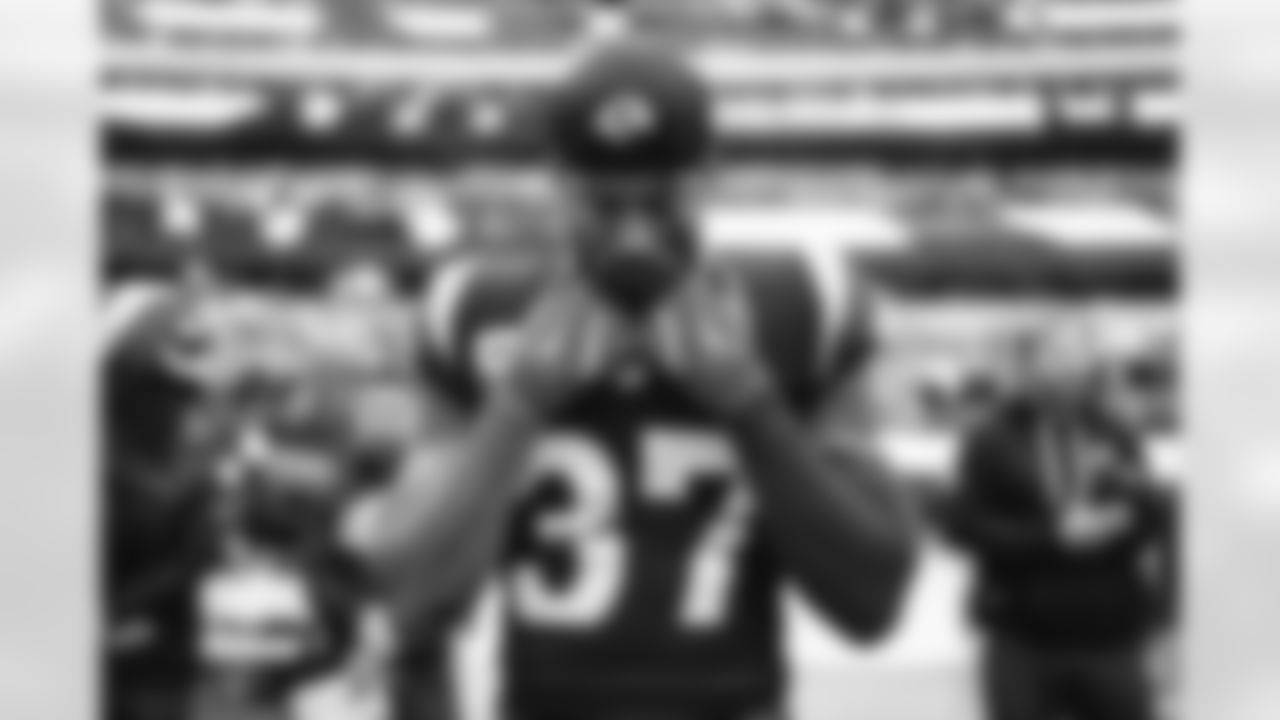 The Los Angeles Rams take on the Seattle Seahawks in week 11 of the 2025 NFL regular season.