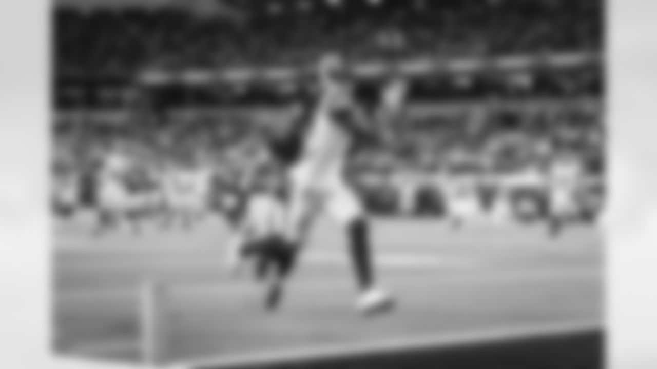 The Los Angeles Rams take on the Tampa Bay Buccaneers in week 12 of the 2025 NFL regular season.