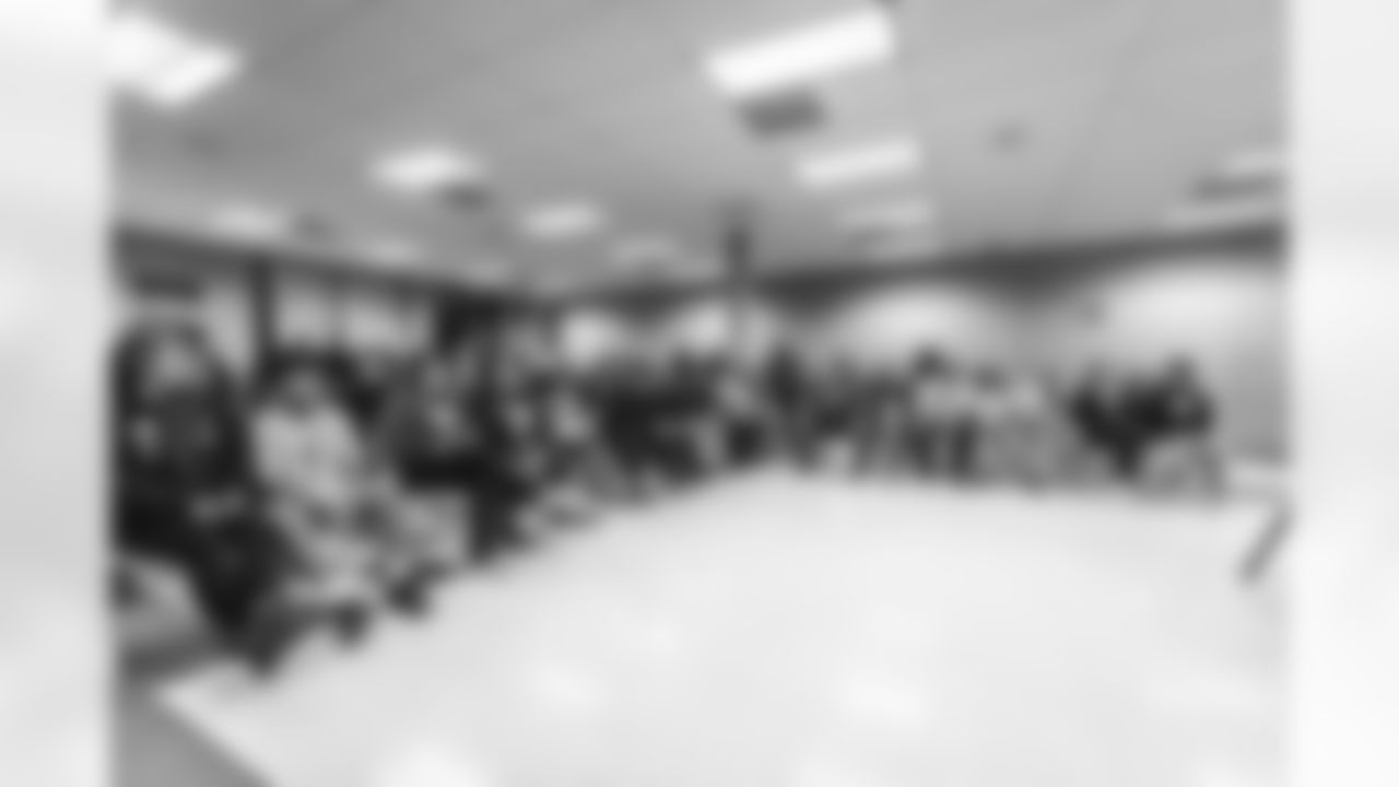 E_251118_KyrenWilliams_NELincoln_Rams_Turkey_Distribution_AD_0036