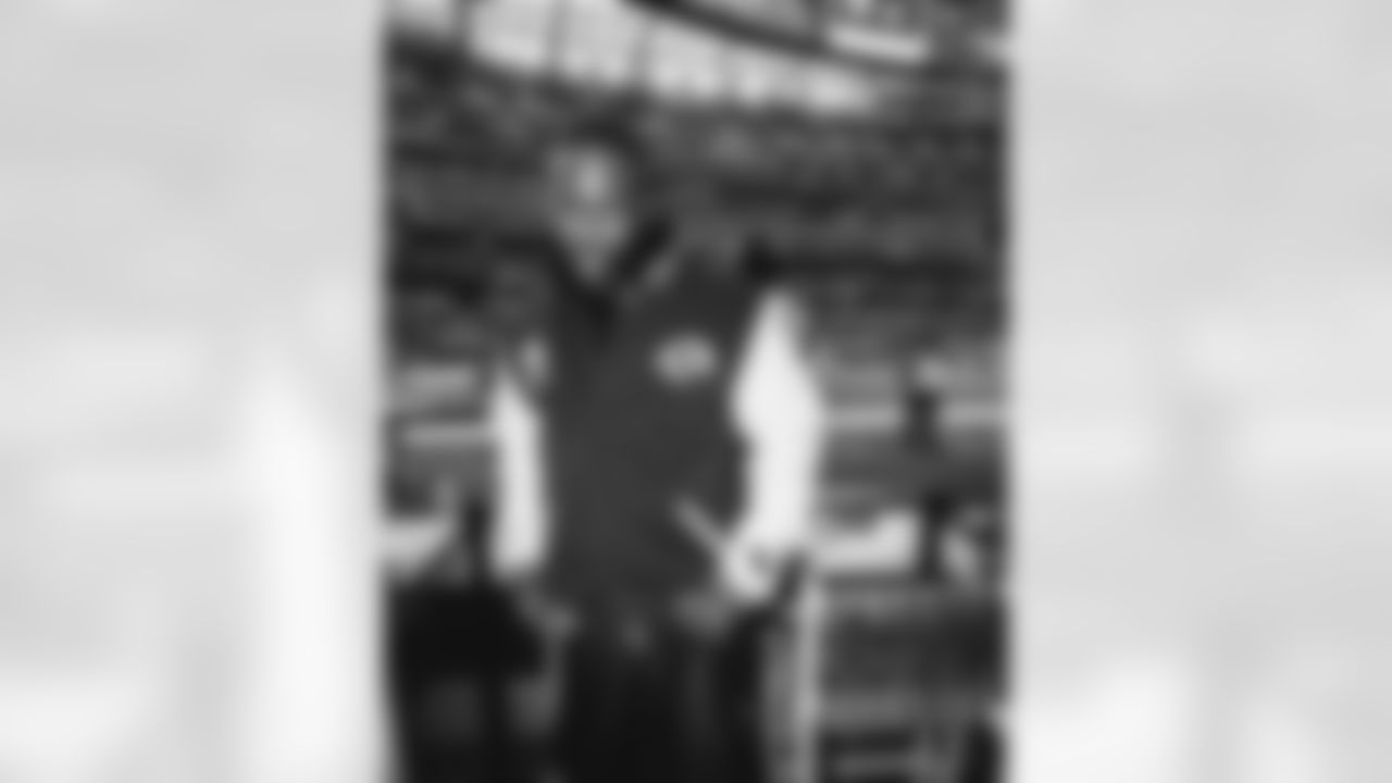 E_260104_Rams_Vs_Cardinals_Celebs_00087