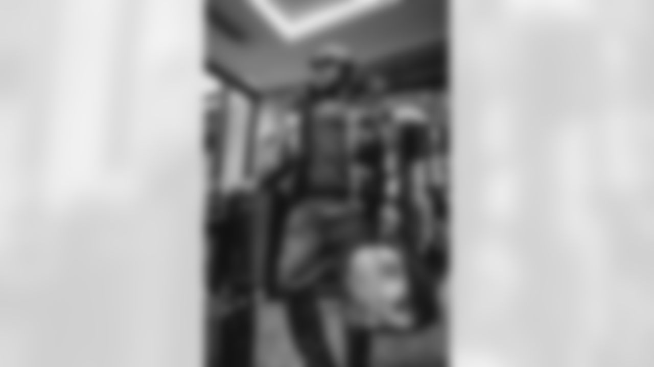 69 OL Kevin Dotson travels to Soldier Field for divisional playoff game vs. Bears