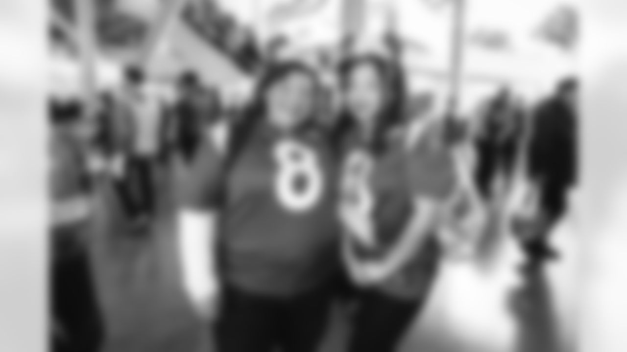 E_260104_Rams_vs_Cardinals_TE_109