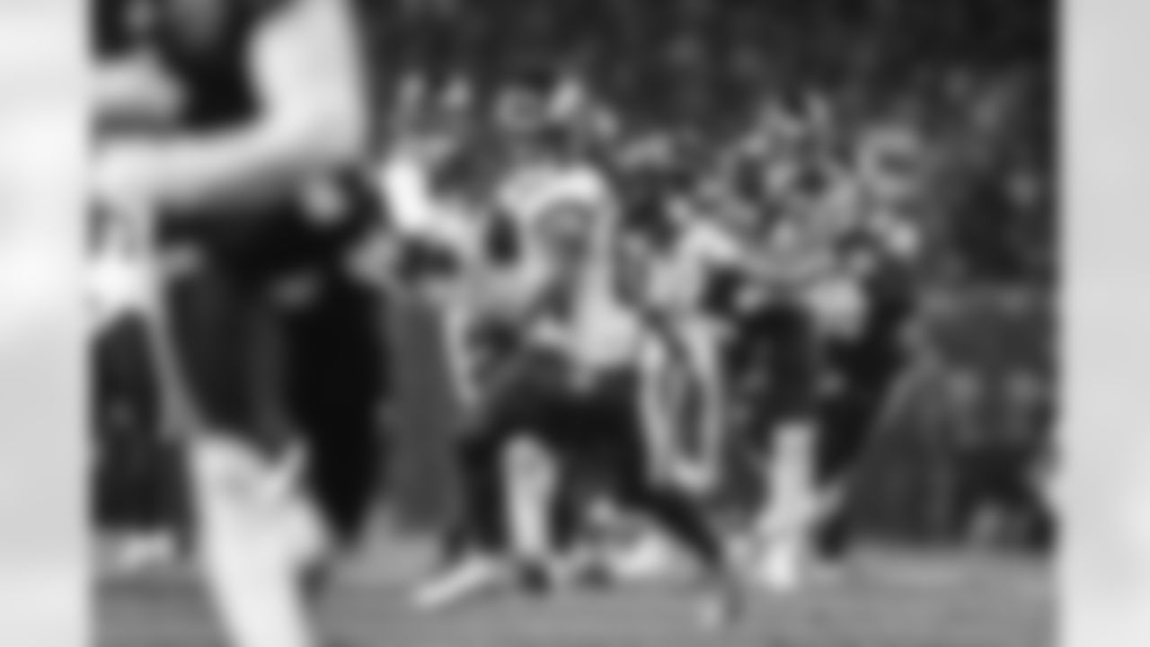 The Los Angeles Rams take on the Chicago Bears in the divisional round of the 2025 NFL post season.