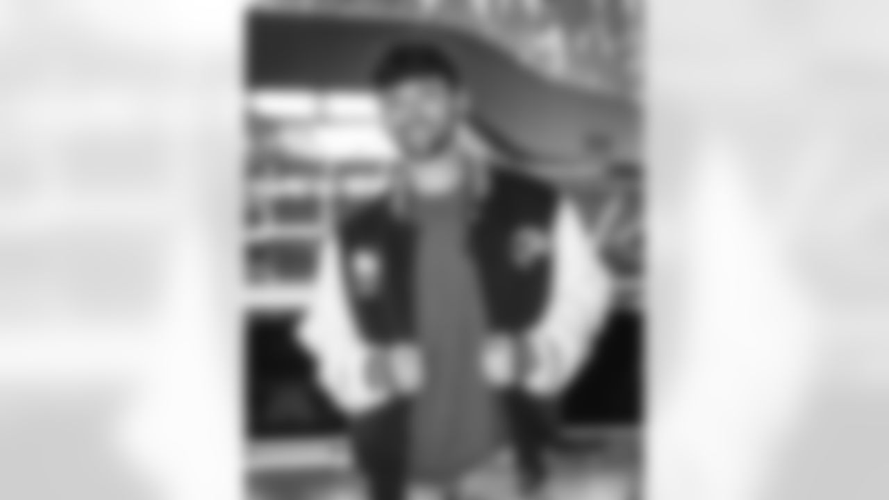 The Los Angeles Rams take on the Arizona Cardinals in week 18 of the 2025 NFL regular season.