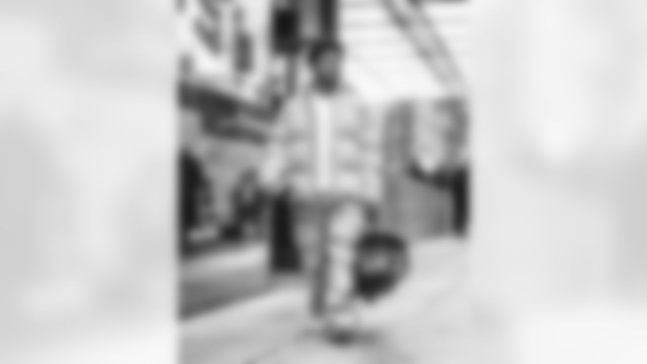 22 RB Blake Corum travels to Lumen Field for Thursday Night Football vs. the Seahawks