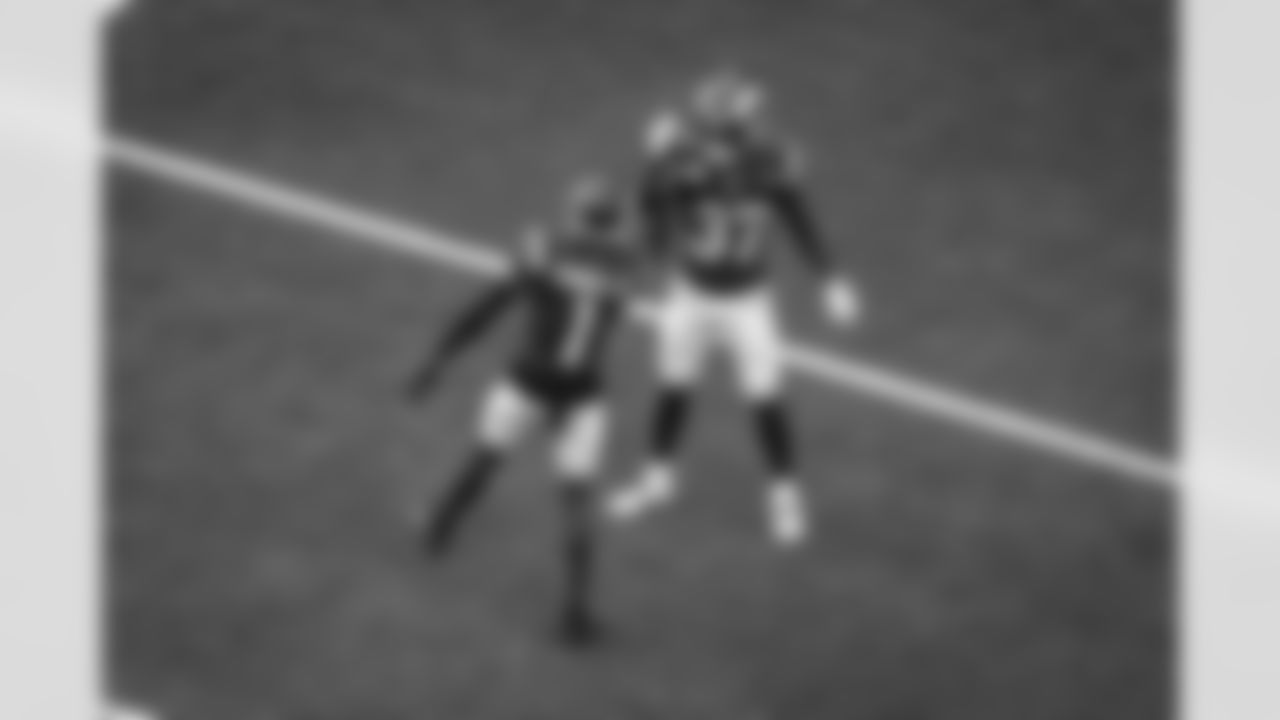 The Los Angeles Rams take on the San Francisco 49ers in week 5 of the 2025 NFL regular season.