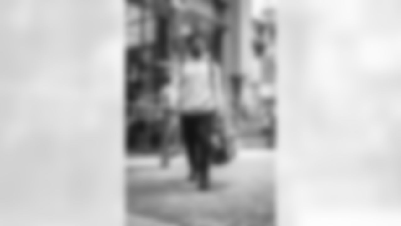 20 RB Ronnie Rivers travels to Bank of America Stadium for Wild Card matchup vs. Panthers