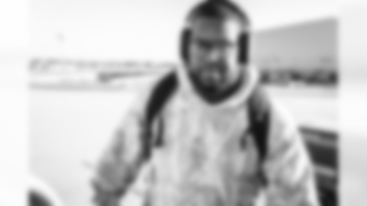 E_251206_Regular_Season_Week_14_Travel_BT_0007