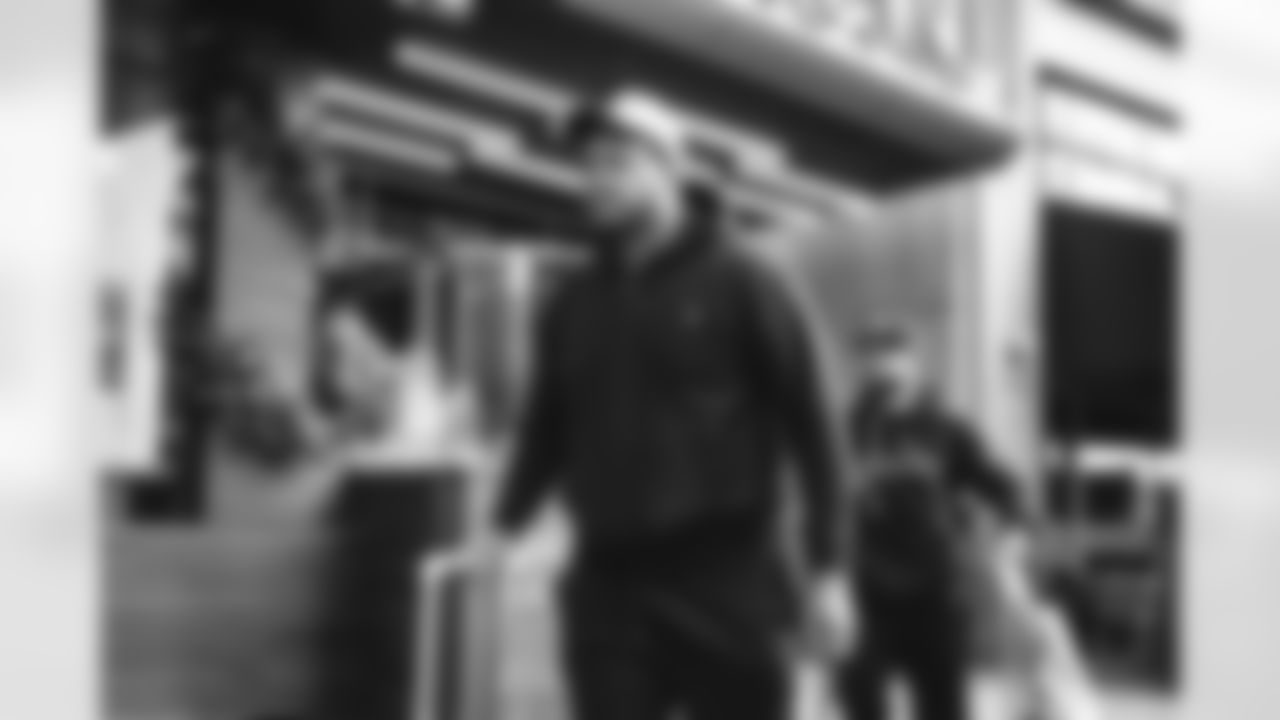 77 OL Alaric Jackson travels to Mercedes-Benz Stadium for Monday Night Football vs. Falcons