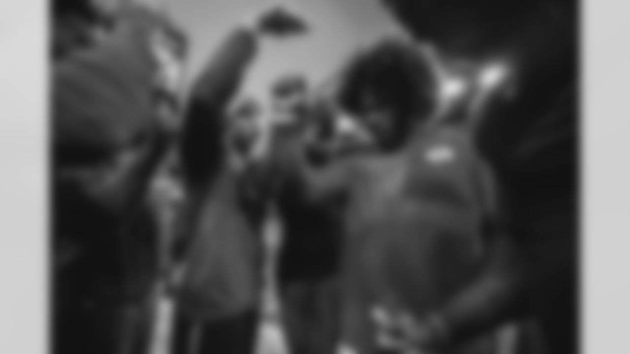 Rams players warm up pregame ahead of the Rams vs. Seahawks Week 16 matchup