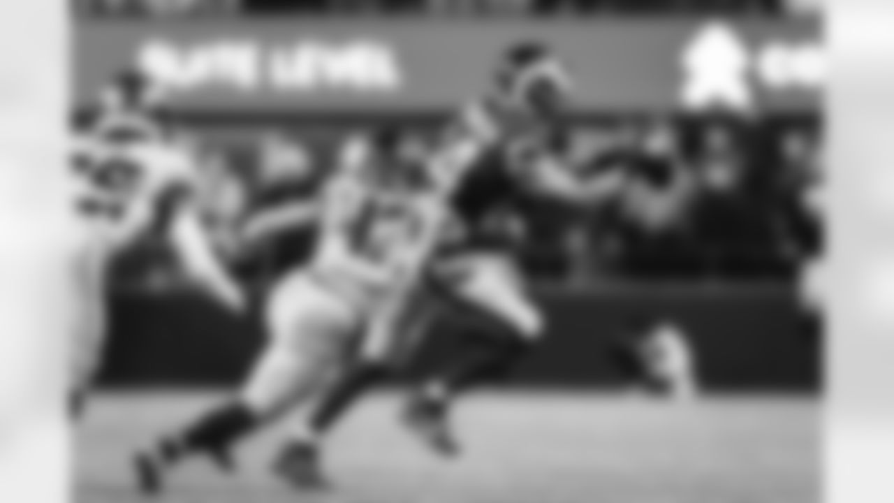 The Los Angeles Rams take on the Seattle Seahawks in week 16 of the 2025 NFL regular season.