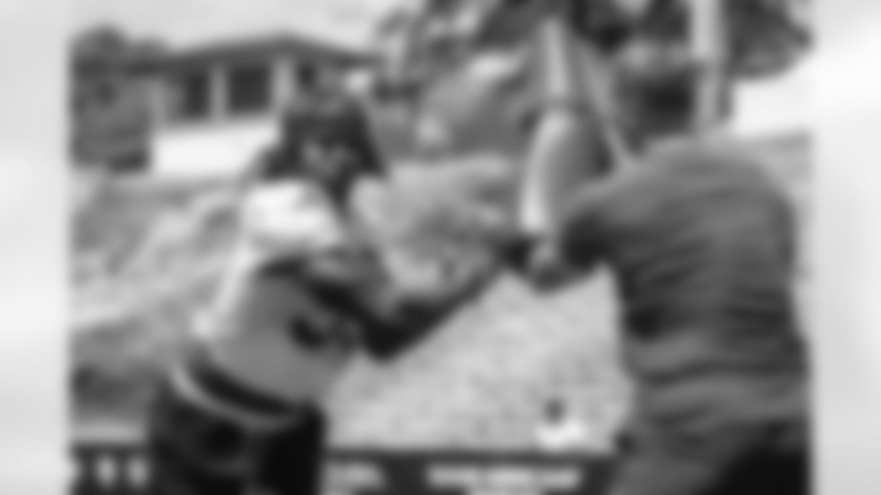 E_TOW22935 2
